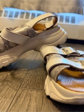 White Snake-Print Platform Sandals - Women